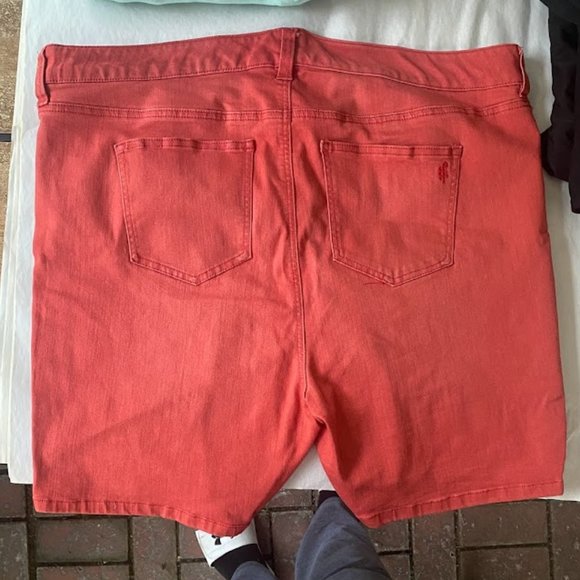 coral jean shorts - Picture 3 of 3